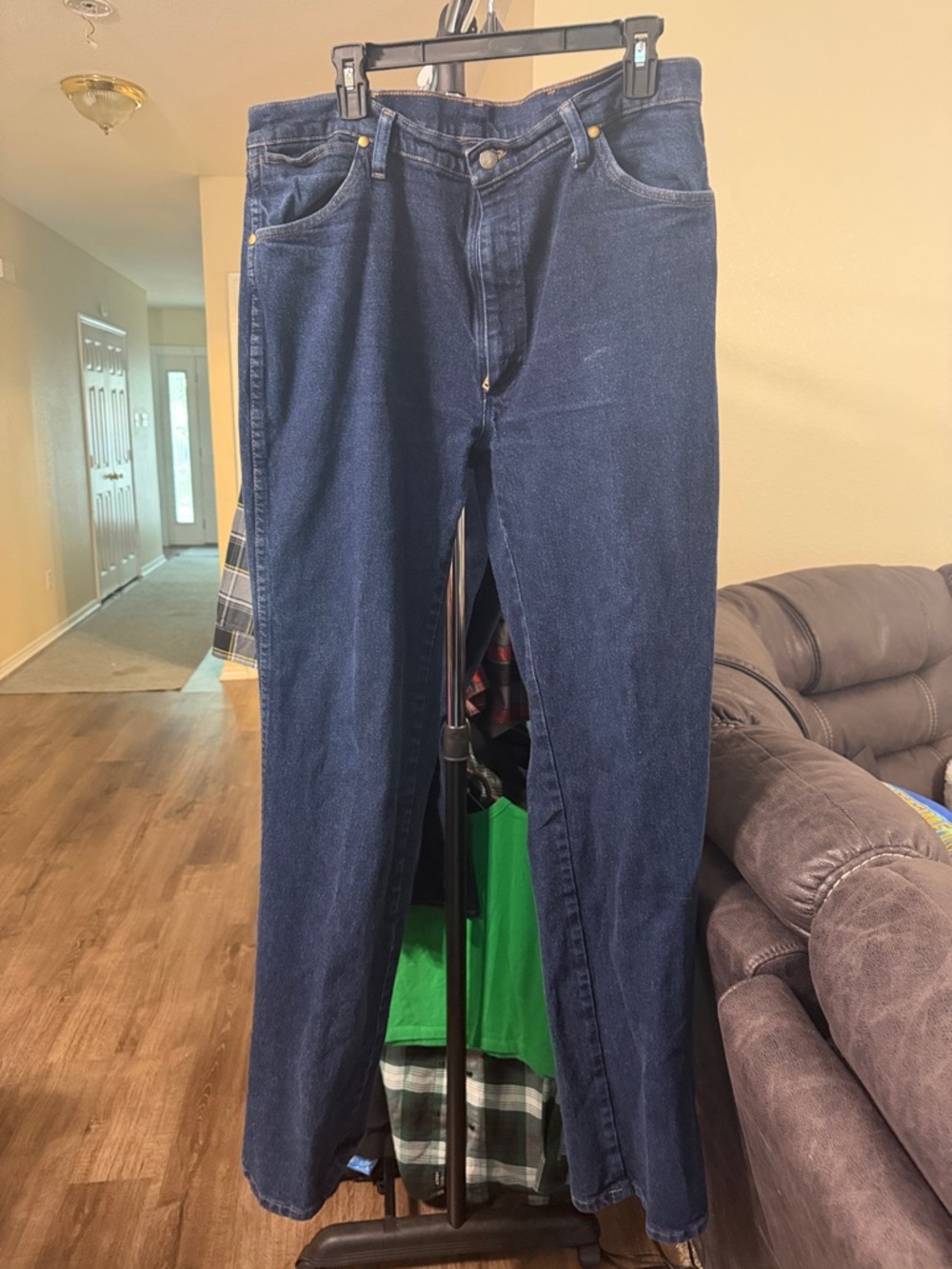 Wrangler Men's Straight Leg Jeans in Dark Blue